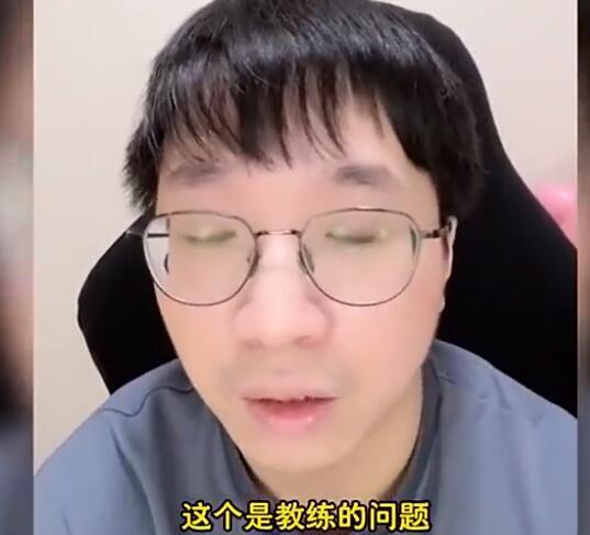 AYX-Karsa遭遇十五连败，巴塞罗那教练面临压力！的简单介绍